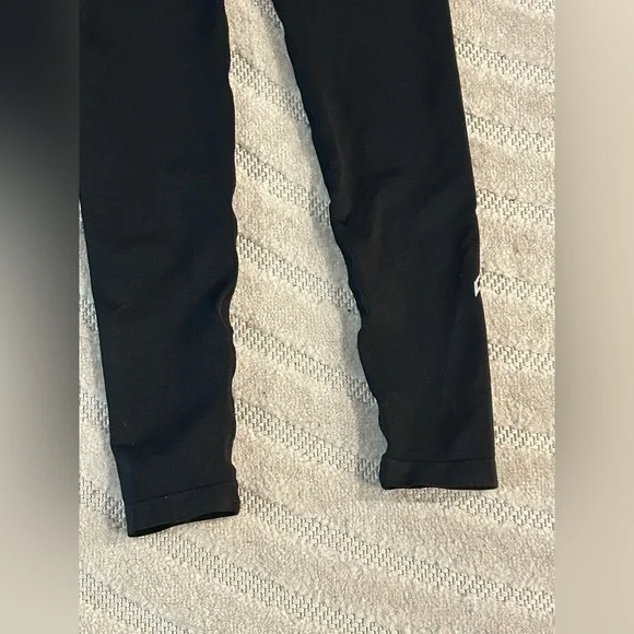 DO NOT BUY Oner Active Seamless Leggings with Butt Scrunch in Black - XS - Picture 7 of 9